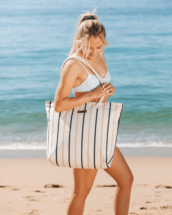 Alternative view of Vert Stripe Beach Tote