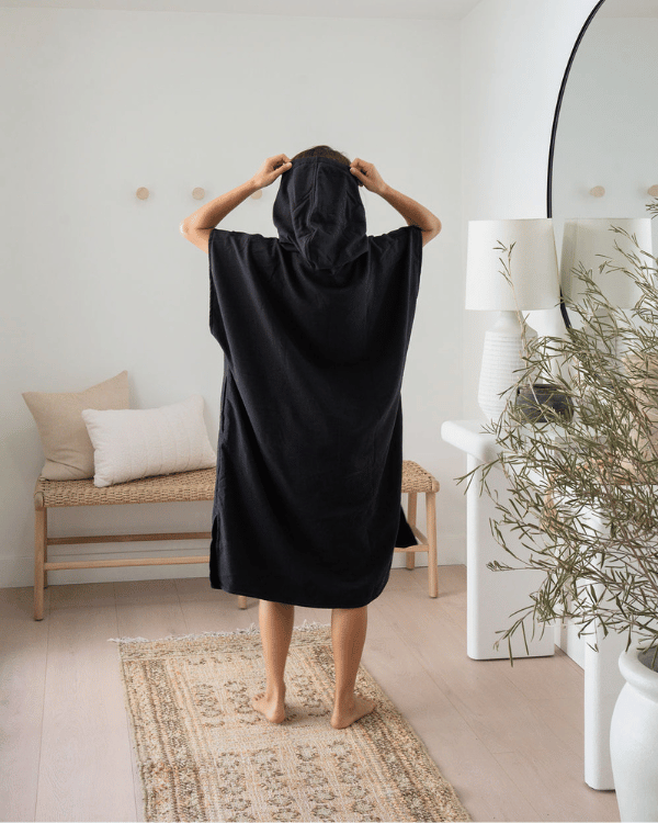 Terra Hooded Poncho Black - Image 9
