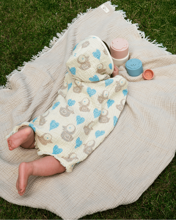 Alternative view of Little Fishies Gauze Receiving Blanket - Natural