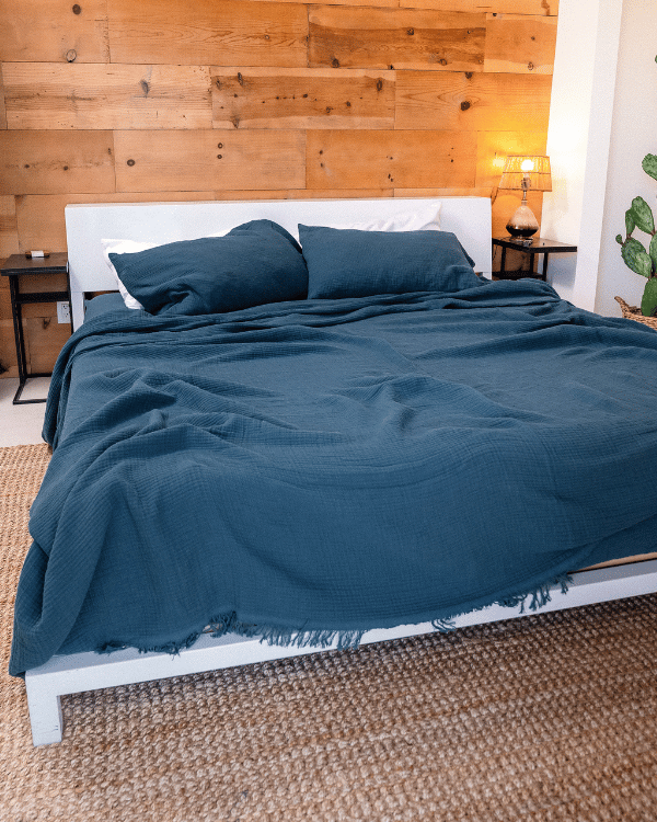 Alternative view of Lara Dark Denim - PARTY BLANKET - King