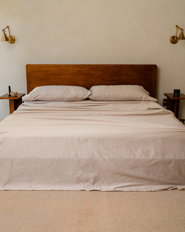 Alternative view of Luxe Sateen Flat Top Sheet Beige